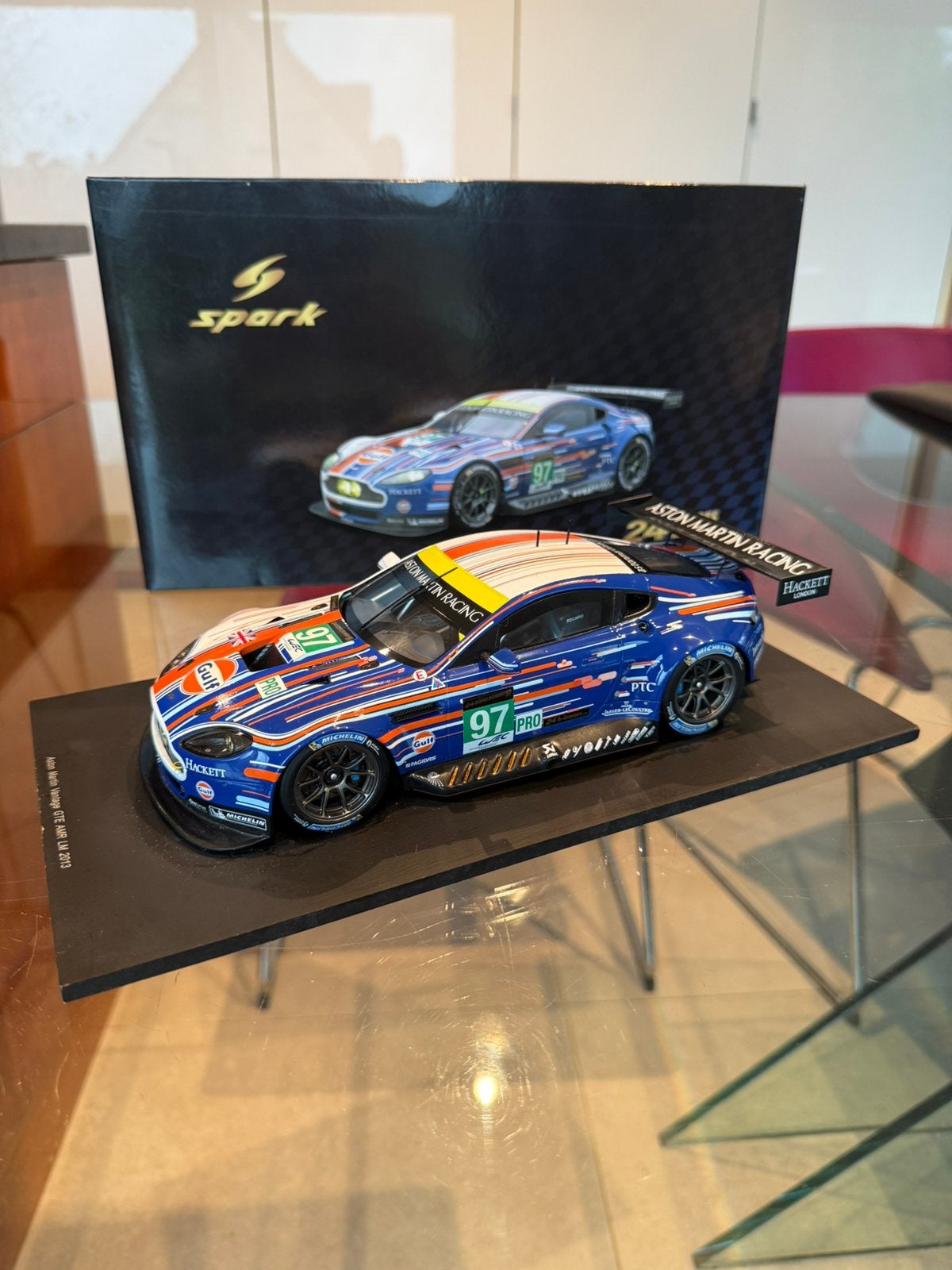 Spark Aston MartinVantage GTE 'AMR' Art Car #97 Le Mans 2013, Enlèvement ou Envoi, Comme neuf