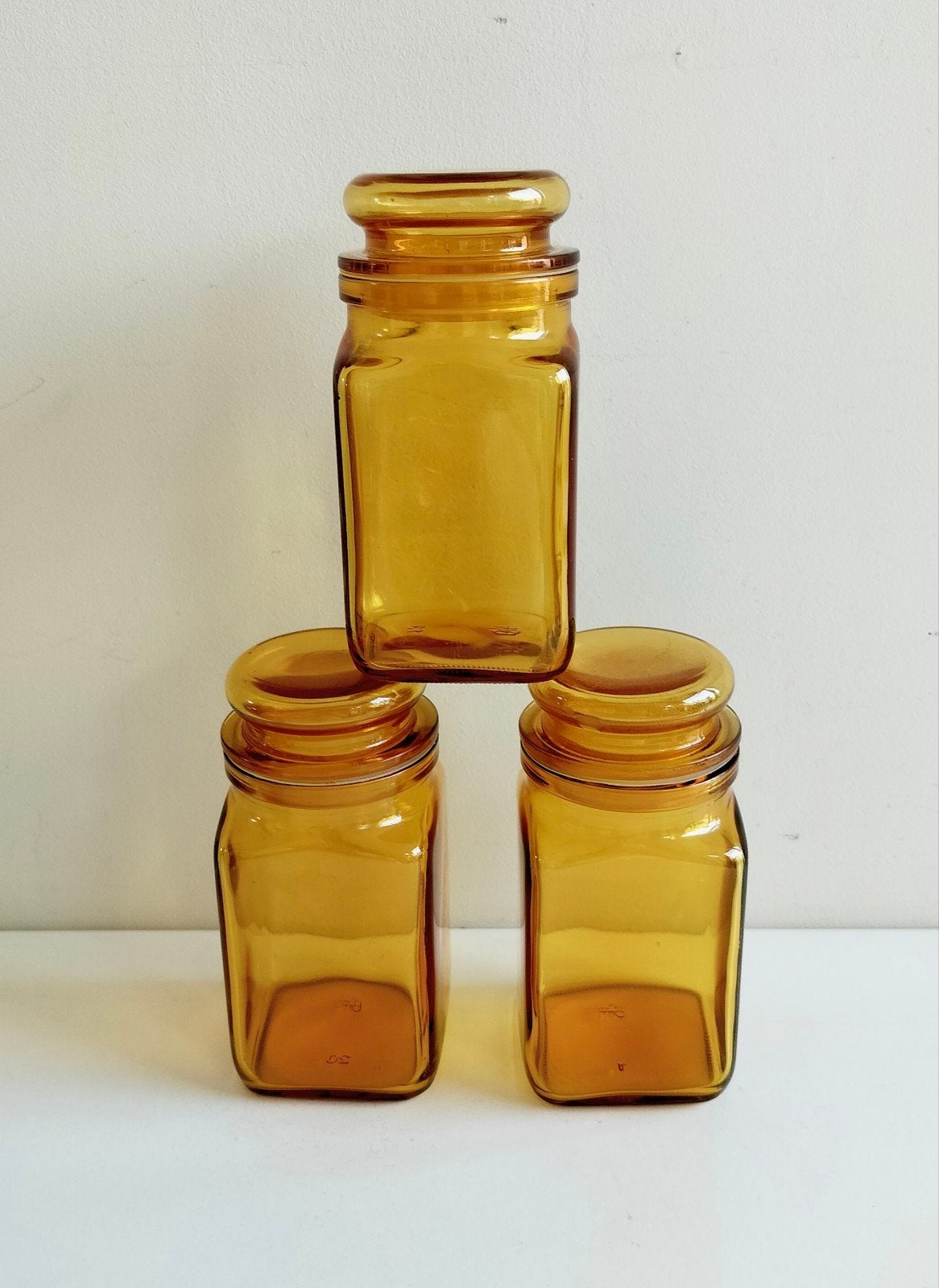 3 Vintage bokaaltjes in amberkleurig glas, Ophalen of Verzenden