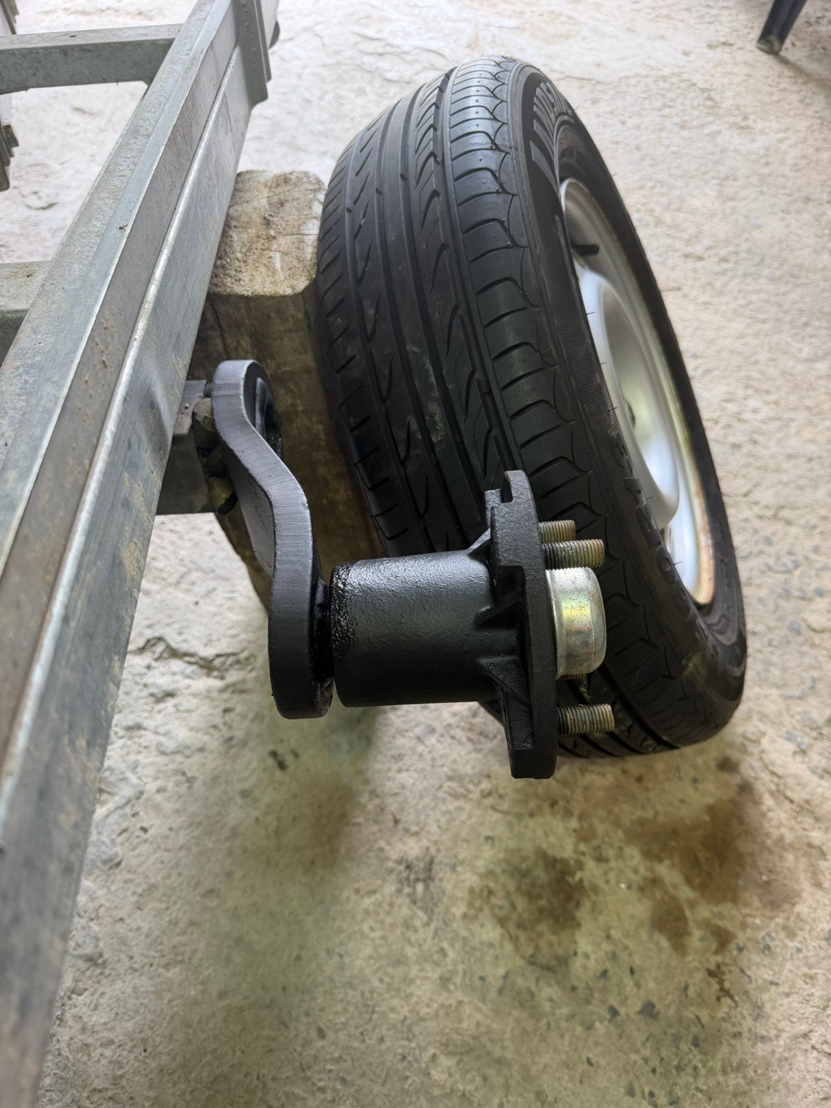 Essieux de remorque 120cm ️pas le chassis, Autos : Divers, Remorques, Enlèvement
