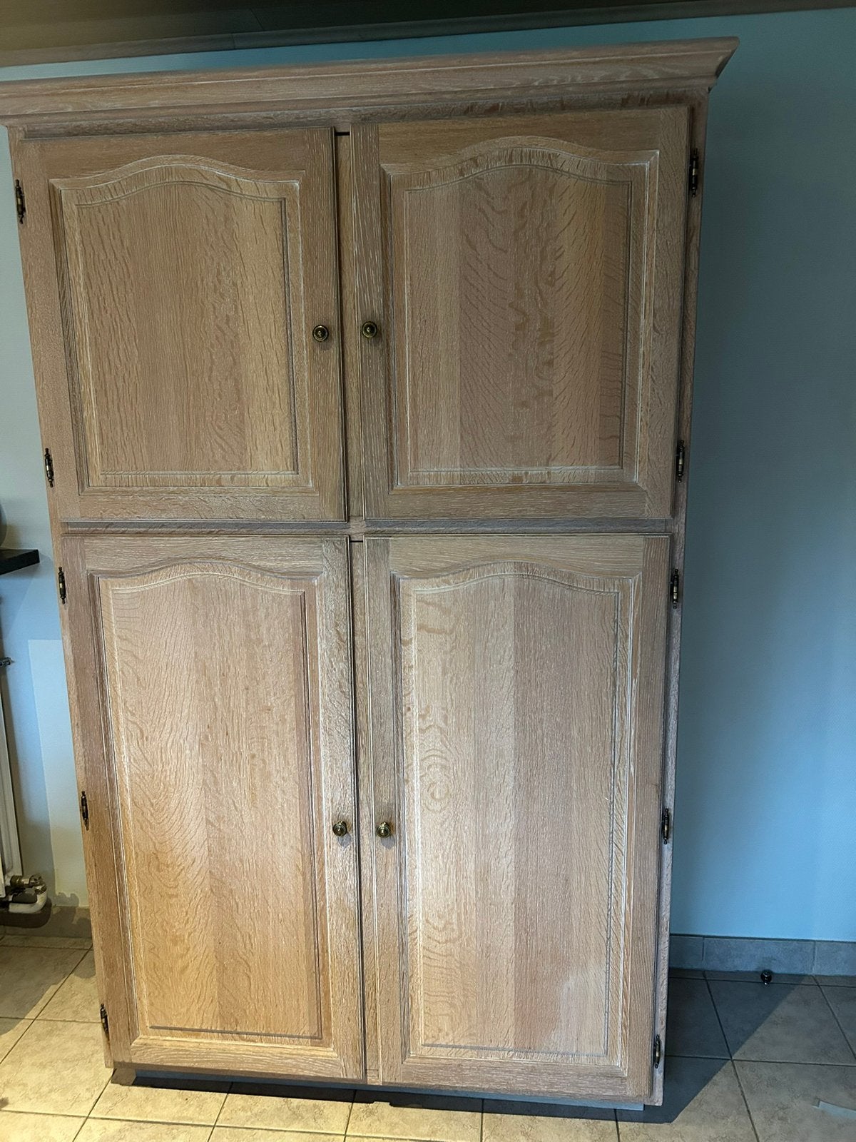 Belle armoire en chêne, Maison & Meubles, Cuisine | Éléments de cuisine, Comme neuf, Enlèvement