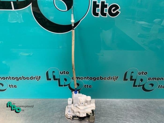 Serrure portière mécanique 2portes droite d'un Fiat Doblo, -, 3 mois de garantie, Utilisé, Fiat