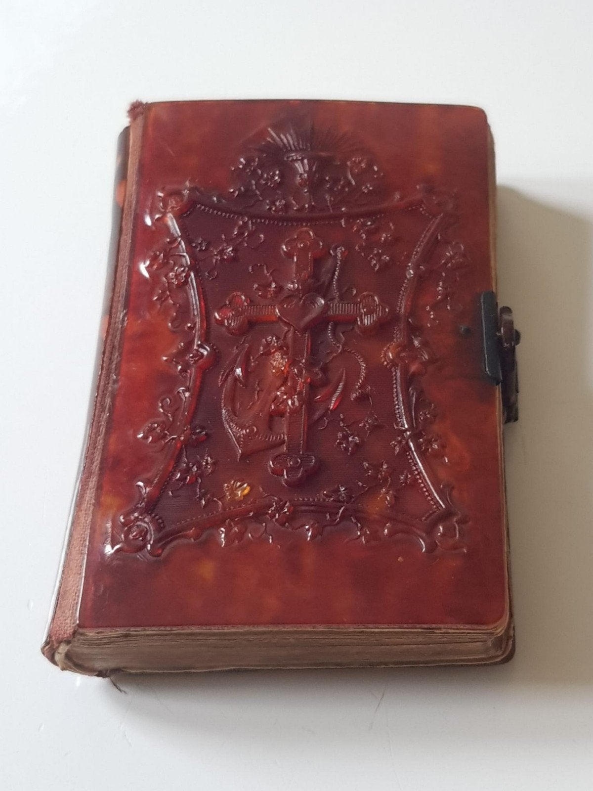 Oud religieus boek, bijbel, kaft gesneden uit schildpadachti, Ophalen of Verzenden