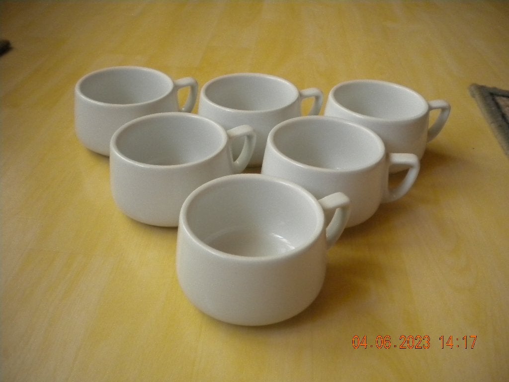 Witte tassen + onderbordjes 6st. - -- 4st. - - 3st., Ophalen