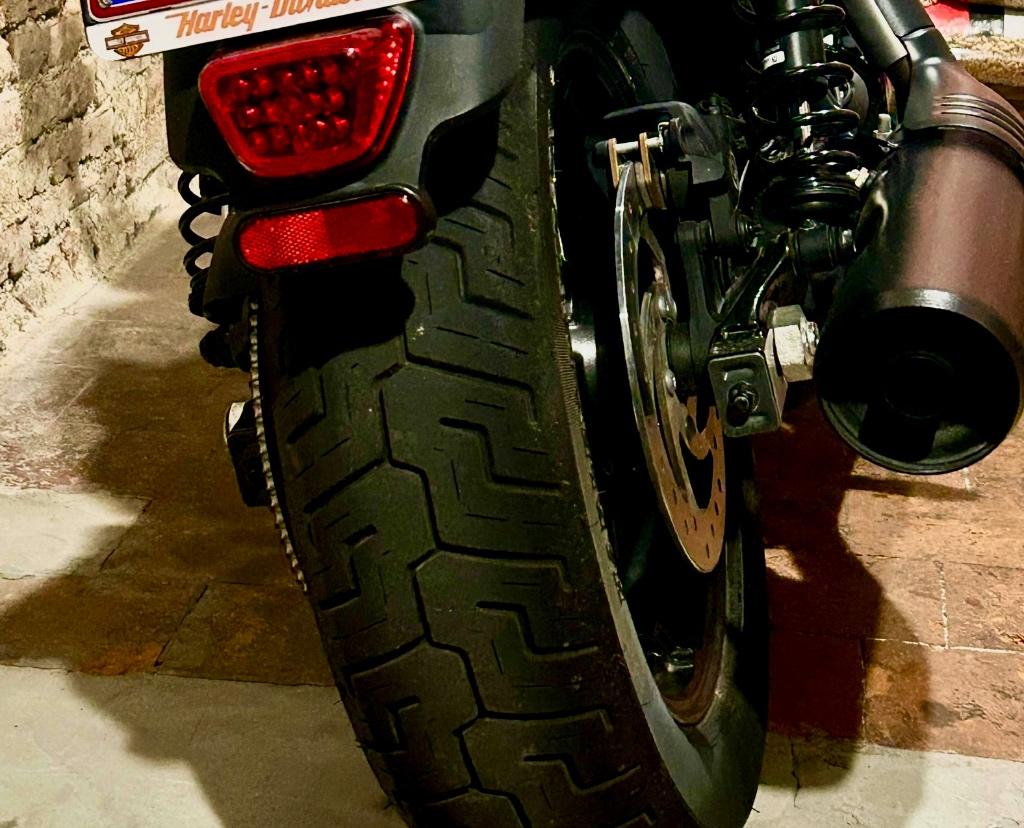Échappement origine Harley nighster, Particulier