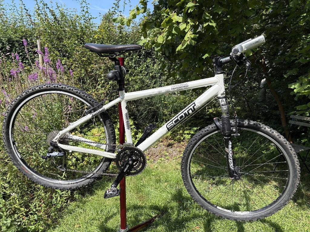 Scott, dames mountain bike, 2008, LX Deore groep, triple, Gebruikt, 26 inch, Velgrem, 47 tot 50 cm