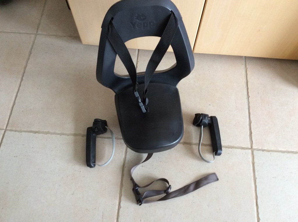 Fietszitje Yepp + voetsteuntjes, Achterzitje, Yepp (Thule), Ophalen of Verzenden, 9 t/m 36 kg