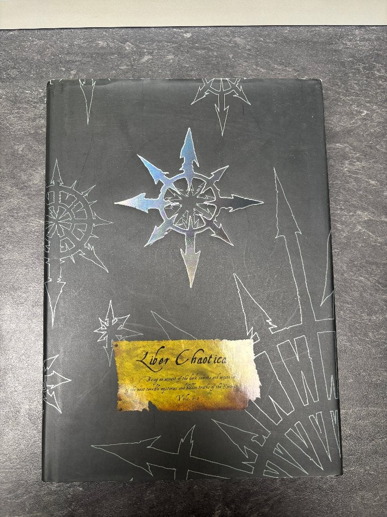 Liber Chaotica Warhammer hardcover + paperback, Hobby en Vrije tijd, Ophalen of Verzenden, Gebruikt, Warhammer