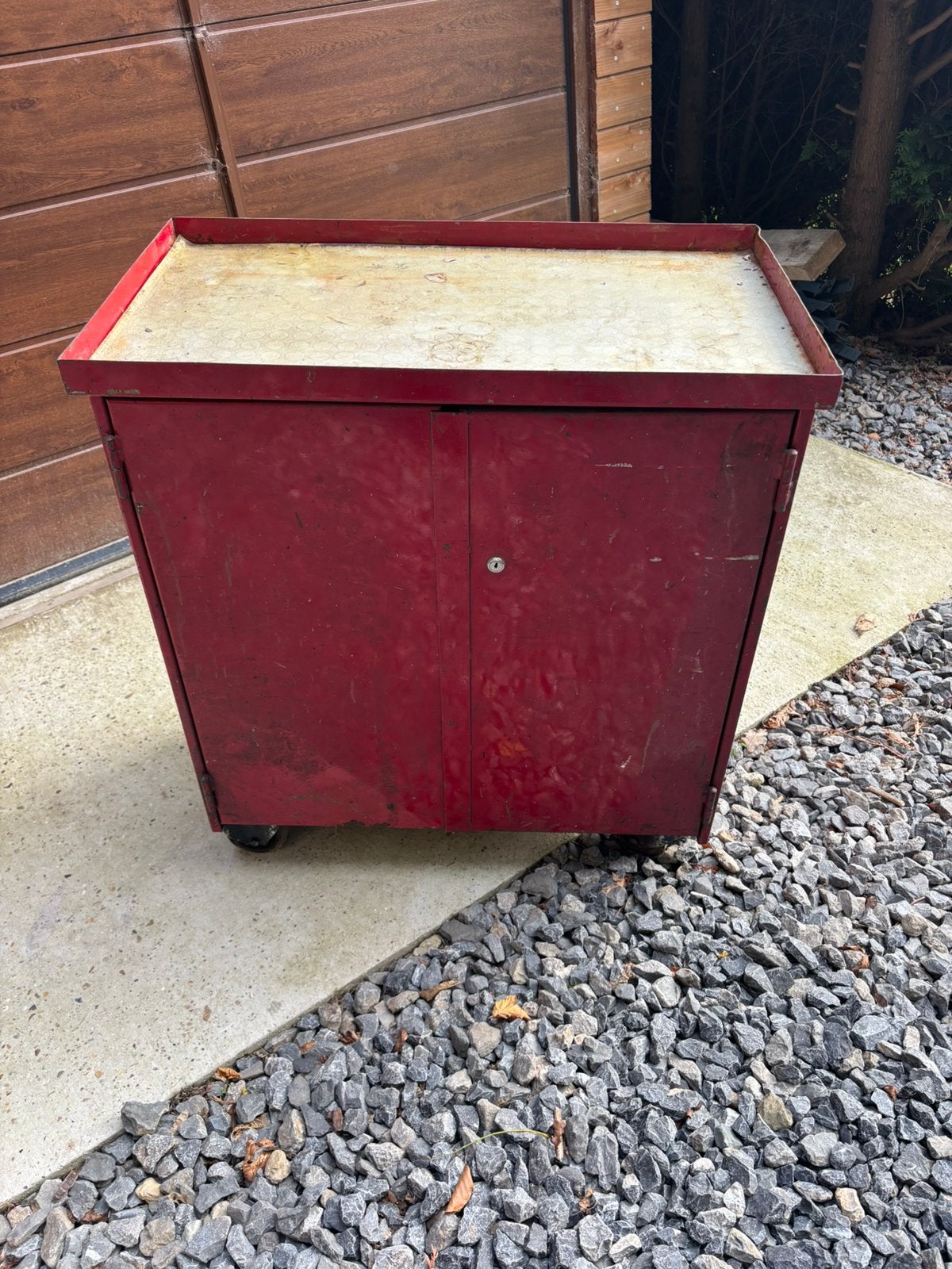 ancienne desserte garage a roulettes (91/46/92), Enlèvement, Utilisé
