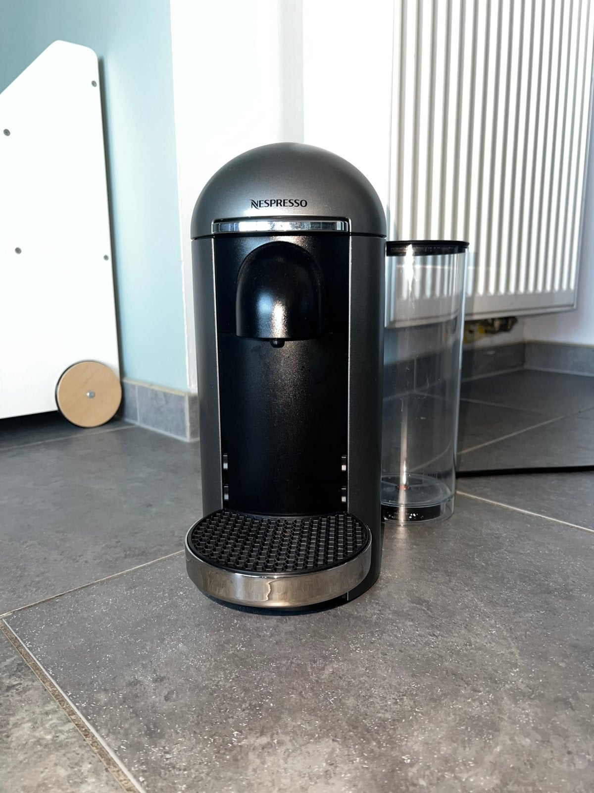 Nespresso Vertuo, Elektronische apparatuur, Ophalen, Zo goed als nieuw, Koffiemachine