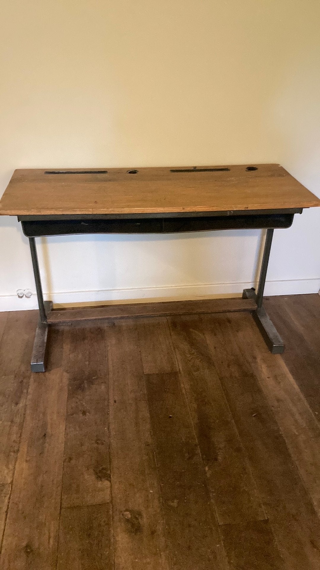 Vintage lessenaar/bureau/schoolbank, Bureau d'écolier, Vintage, Enlèvement, Bois