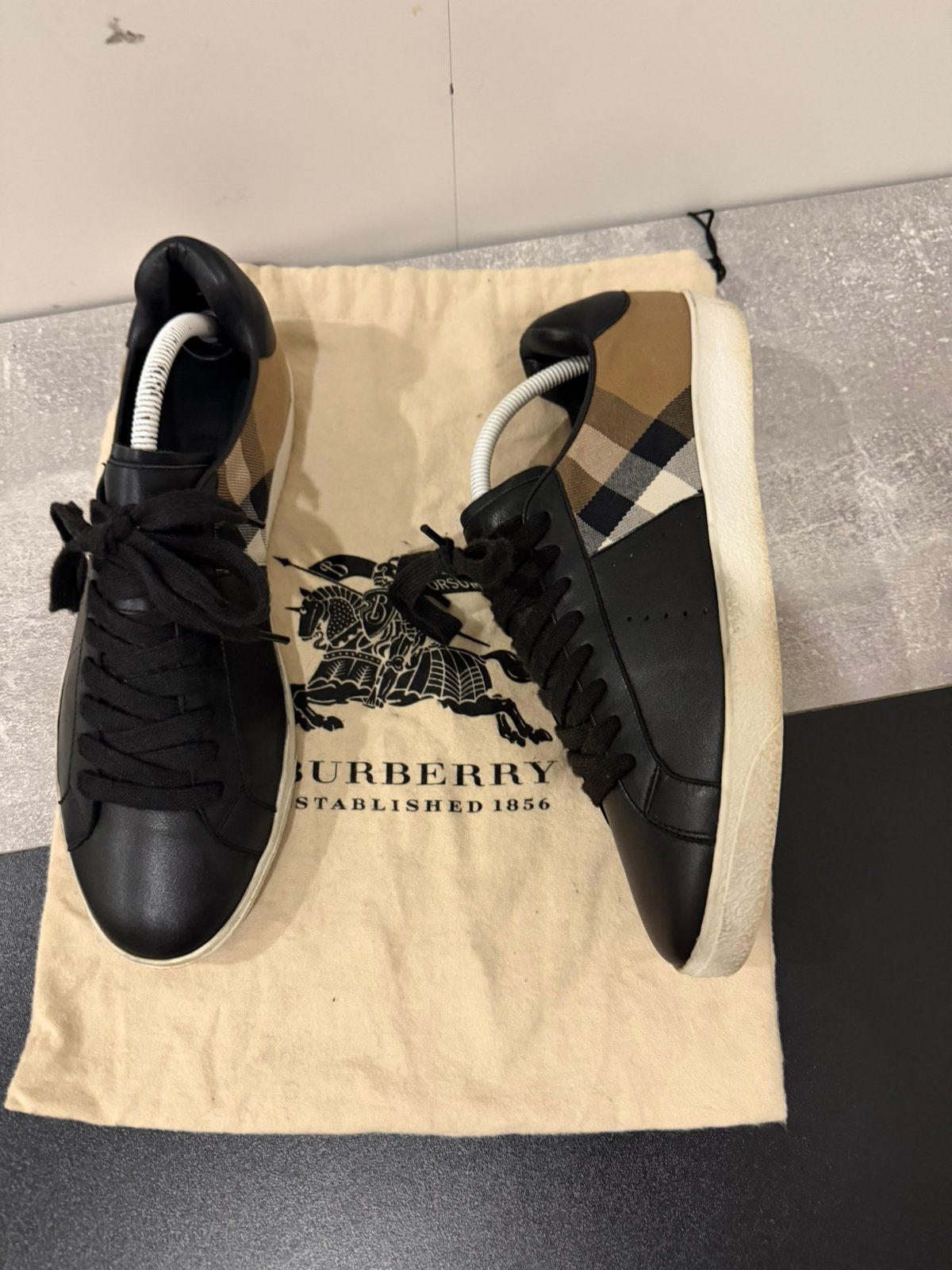 Baskets Burberry authentiques, Enlèvement, Comme neuf, Baskets