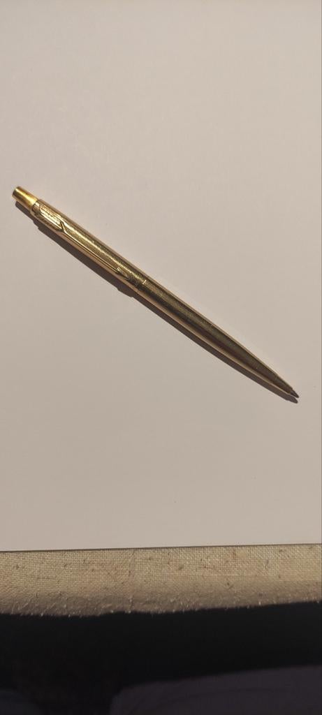 Stylo à bille Parker doublé en métal doré Q 1 USA 1970/1980, Collections, Stylos, Enlèvement ou Envoi, Stylo à bille, Parker