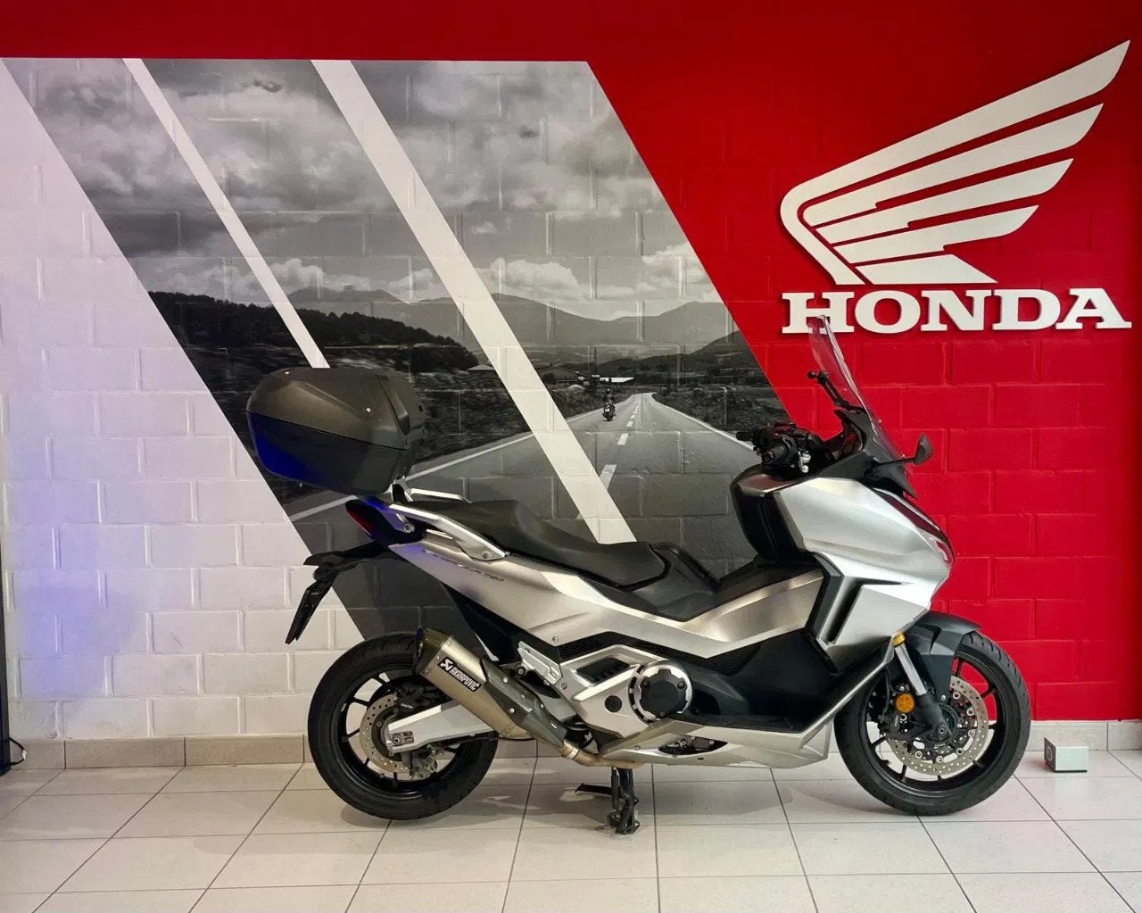 Honda (bj 2021), Motoren, 750 cc, Scooter, Bedrijf, 12 t/m 35 kW