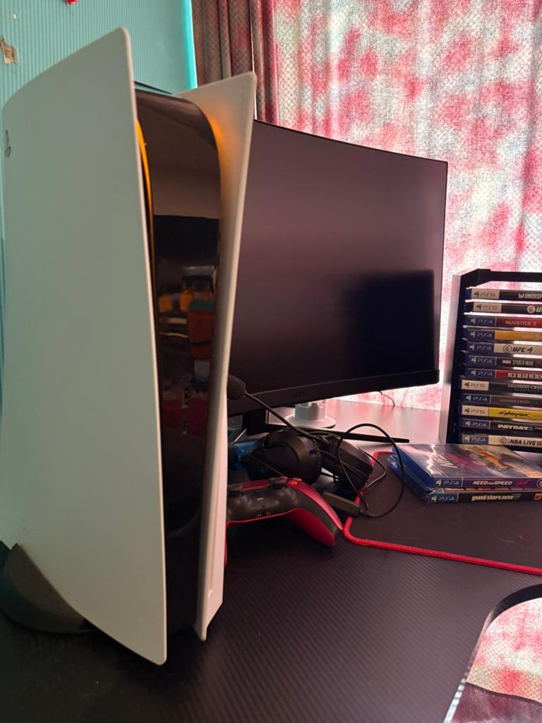 Ps5 met beeldscherm en games, Ophalen, Zo goed als nieuw