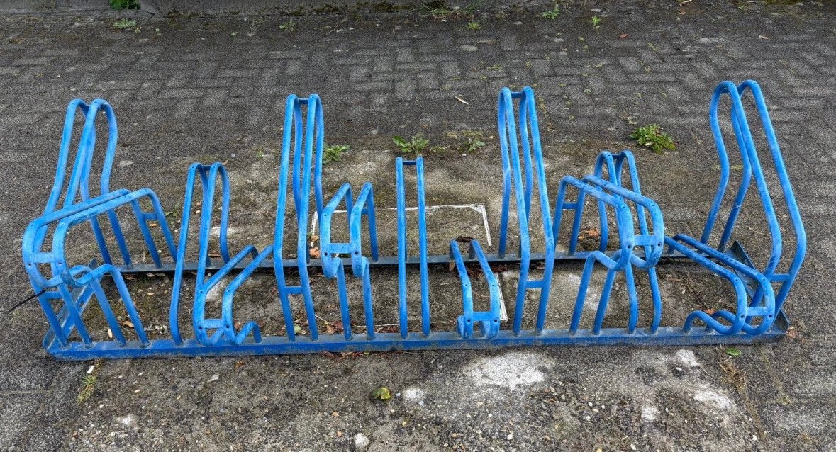 Dubbel fietsenrek voor max 13 fietsen, Fietsen en Brommers, Fietsaccessoires | Fietsenrekken, Ophalen, Gebruikt