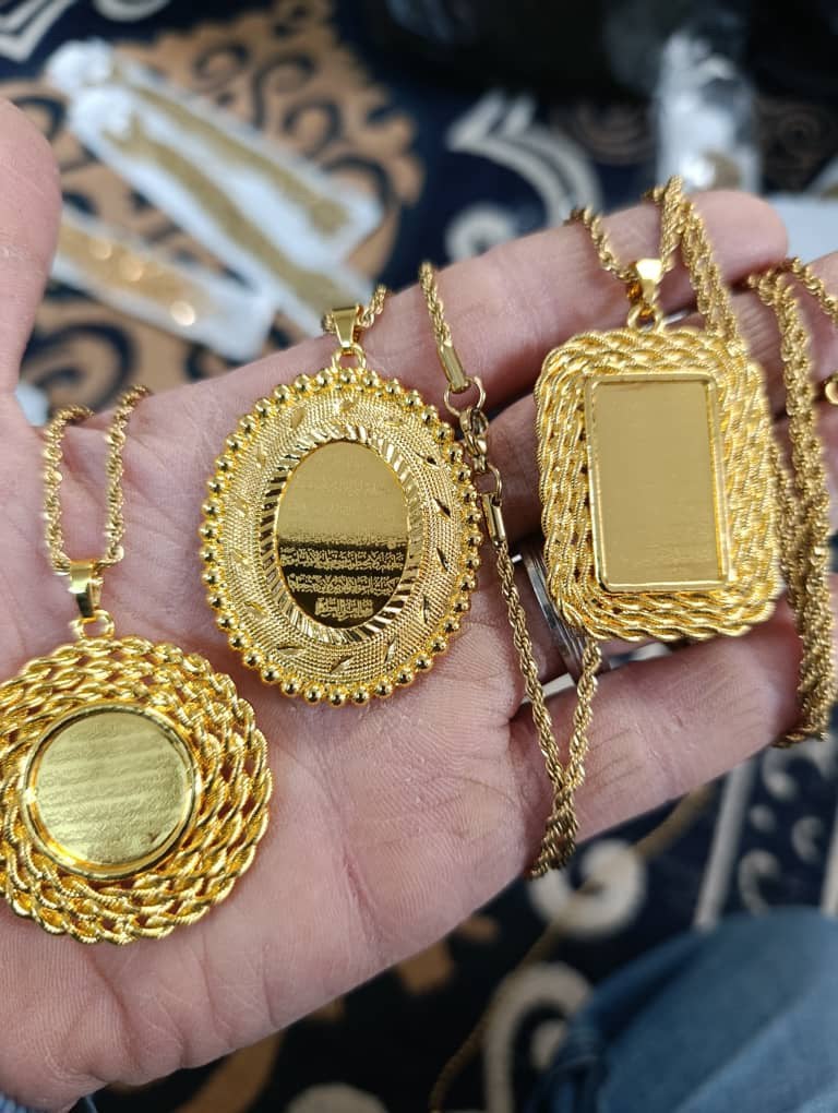 Nieuw kettingen, Handtassen en Accessoires, Kettinghangers, Ophalen, Zo goed als nieuw