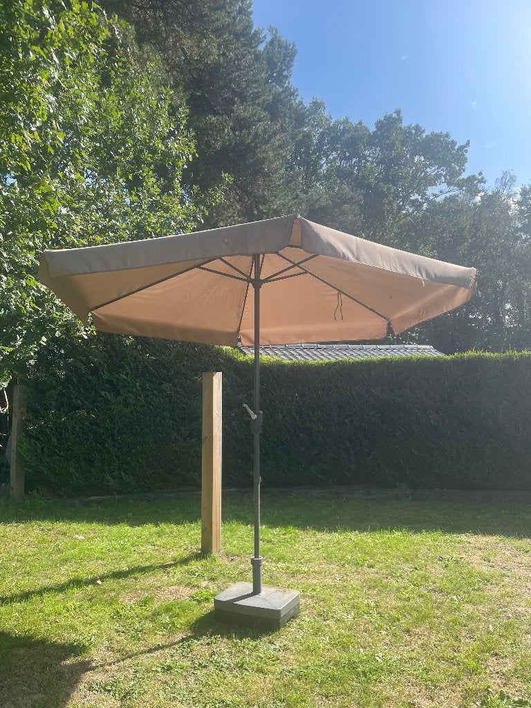 Parasol taupe, Enlèvement, Comme neuf, Autres types, Réglable