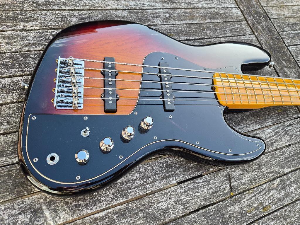 USA Fender Marcus Miller Jazz Bass V 2009 Sunburst, Enlèvement, Comme neuf, 5 cordes