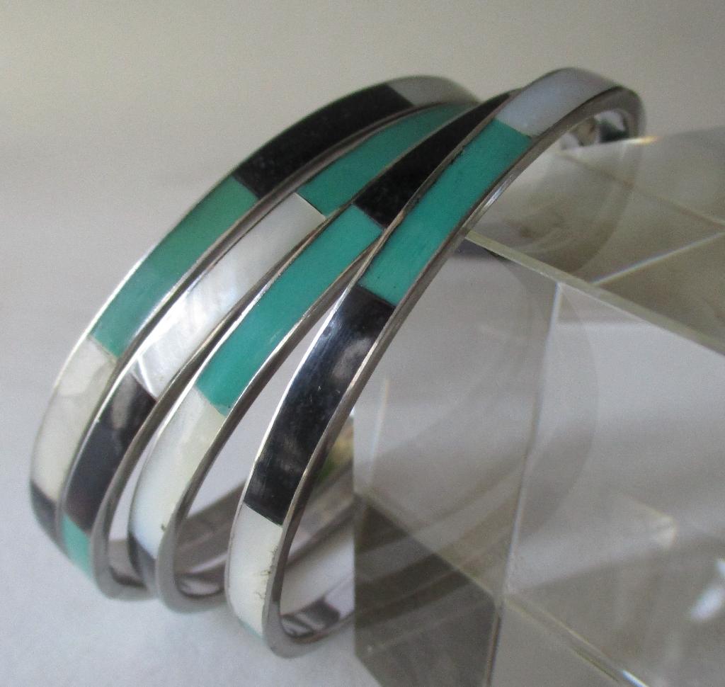 AP15: Zwart-Wit-Turkouise/Groen Parelmoer-br. 5mm./bm. 6,4, Handtassen en Accessoires, Antieke sieraden, Verzenden, Overige materialen