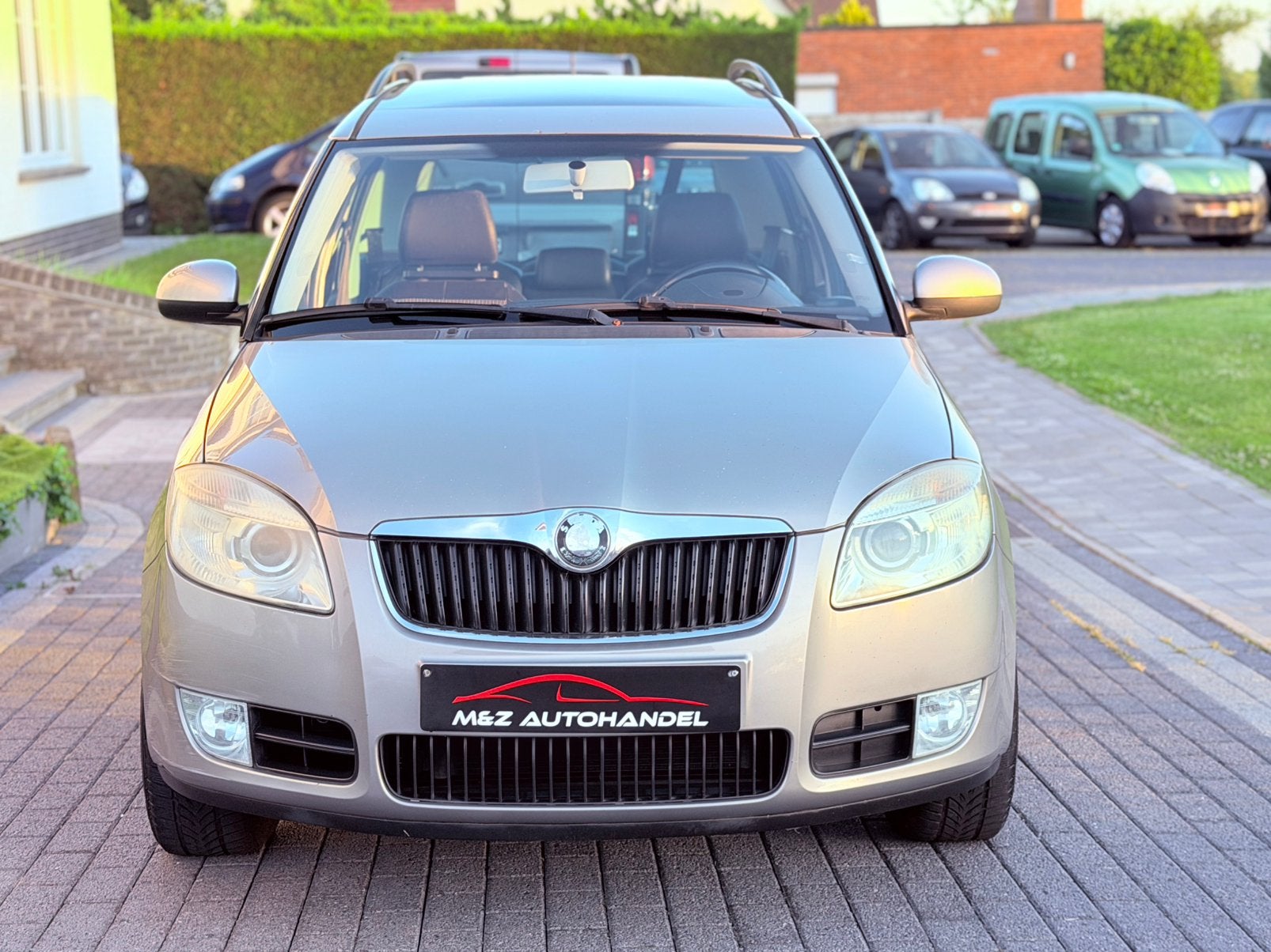 Skoda Roomster 1.6i Benzine * Automaat * Pano dak * Leder, Auto's, Automaat, Monovolume, Bruin, 1600 cc