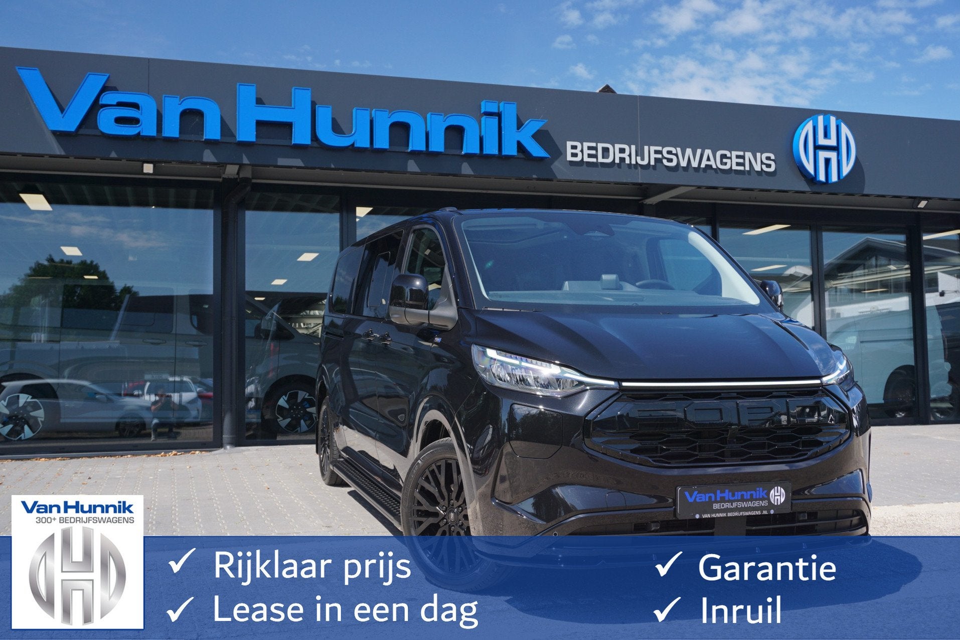 Ford Transit Custom Tourneo 340L 2.5 PHEV 233PK JWR NIGHT ED, Auto's, Parkeersensor, 4 cilinders, 1850 kg, Zwart