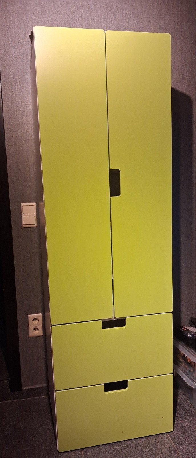 platsa kast met 2 lades, Ophalen