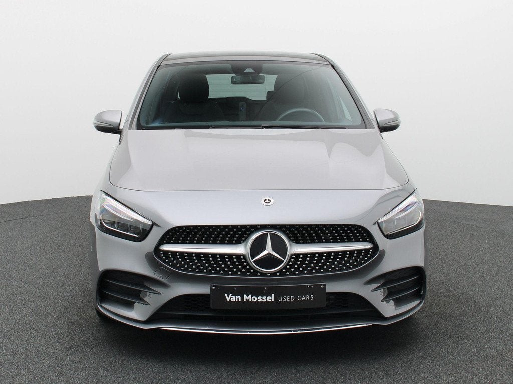 Mercedes-Benz B-Klasse 200d AMG Line + PANORAMISCH DAK + MUL, Autos, Mercedes-Benz, Argent ou Gris, Achat, Entreprise, 1435 kg