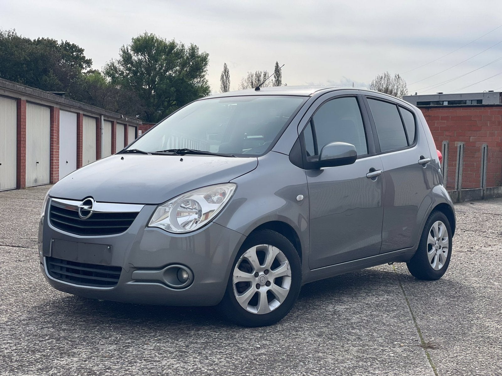 Opel Agila 1.2 Benzine / Airco / LEZ vrij !!!, Auto's, 4 cilinders, Handgeschakeld, 5 deurs, Particulier