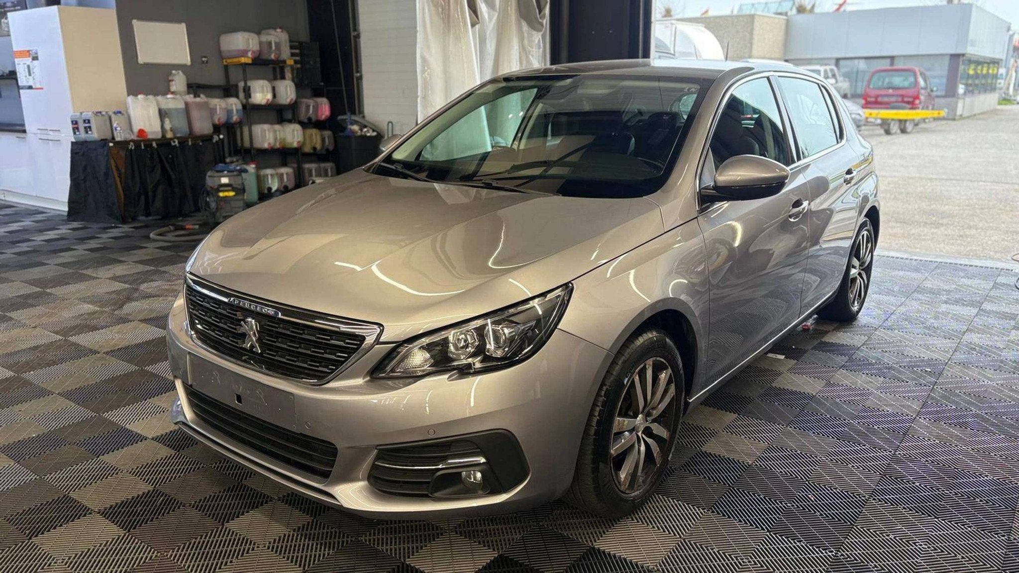 Peugeot 308 1.2i benz /2018/AUTOMATIQUE 140.000KM Euro 6, Automaat, Gebruikt, 1199 cc, 130 pk