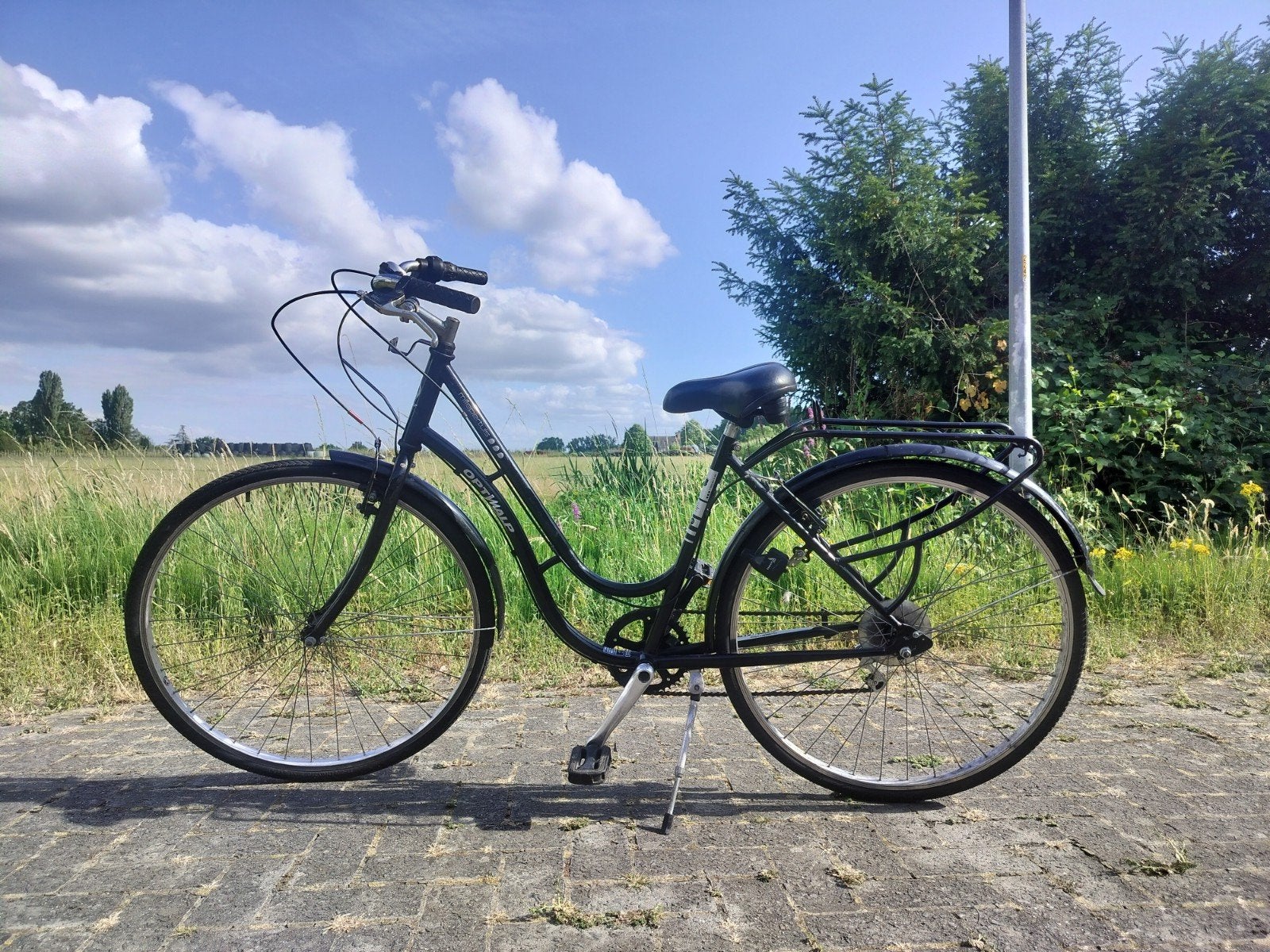 Damesfiets 28 inch – Nette staat
Mooie zwarte damesfiets me, Vélos & Vélomoteurs, Vélos | Femmes | Vélos grand-mère, Envoi