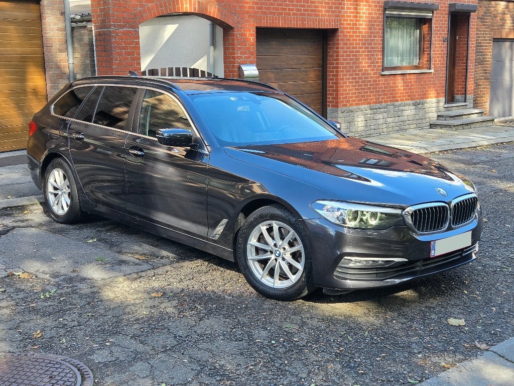 BMW 520DA G31 TOURING AUTOMATIQUE, Autos, Cuir, Argent ou Gris, Euro 6, Carnet d'entretien