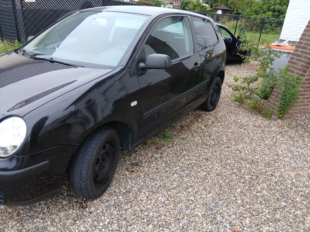 Te koop mooie volkswagen polo 1.2 benzine, Auto's, Volkswagen, Voorwielaandrijving, Stof, 4 cilinders, 48 kW