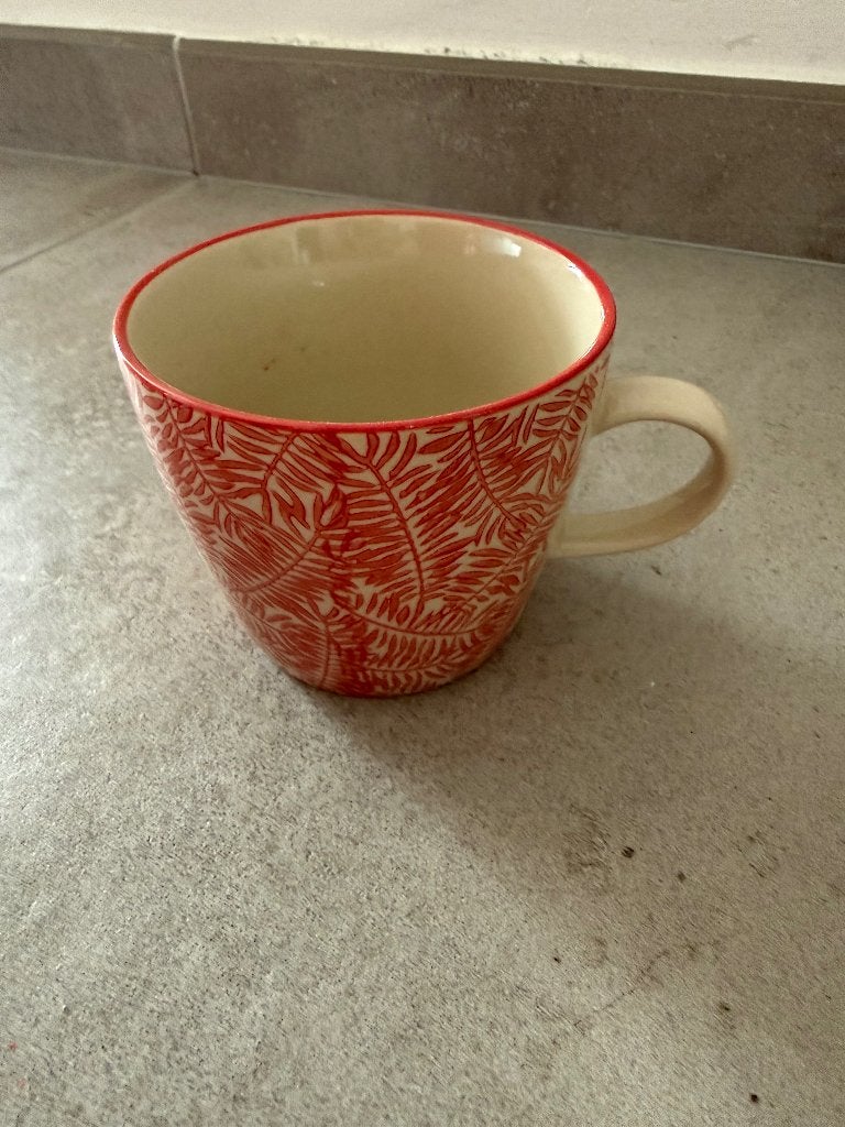 Mug à motifs blanc/rouge, Maison & Meubles, Cuisine | Vaisselle, Enlèvement ou Envoi, Neuf, Mug