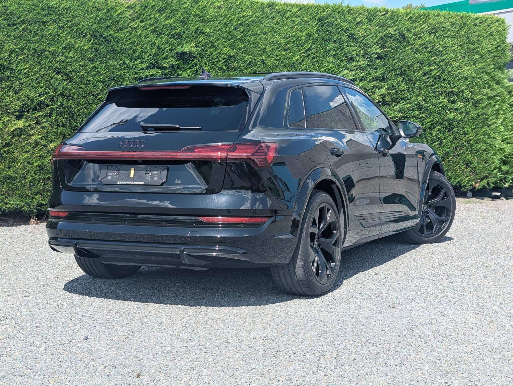Audi Q8 e-tron (Q8) S 503pk - opendak - 2x s-line - ambiance, Auto's, Automaat, Gebruikt, Zwart, Leder
