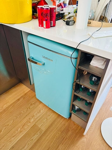Nouveau réfrigérateur rétro (modèle de table), Electroménager, Neuf, Avec compartiment congélateur, 85 à 120 cm, Enlèvement