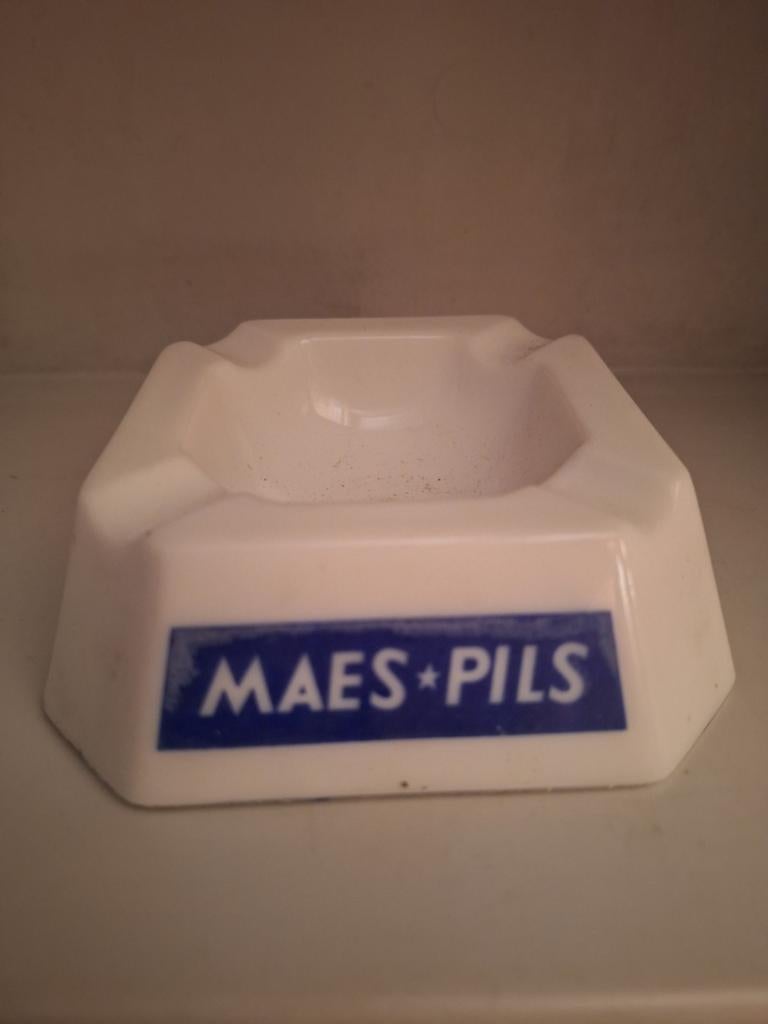 Oude porseleinen asbak Maes Pils brouwerij Alken Maes Waarlo, Ophalen of Verzenden