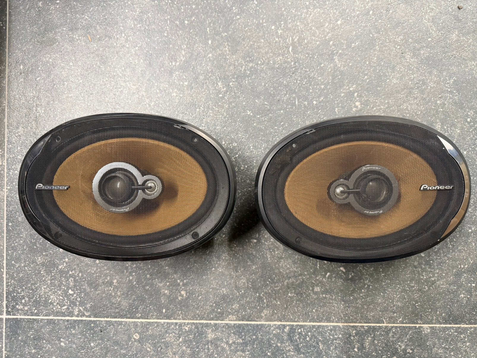 Pioneer TS-E6996 boxen + Pioneer radio DEH-1700R, Auto diversen, Ophalen, Gebruikt