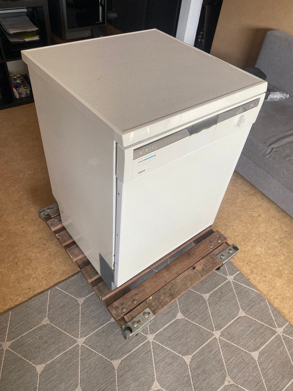 Zanussi vaatwasmachine te koop (in perfecte staat), Elektronische apparatuur, Ophalen, Zo goed als nieuw