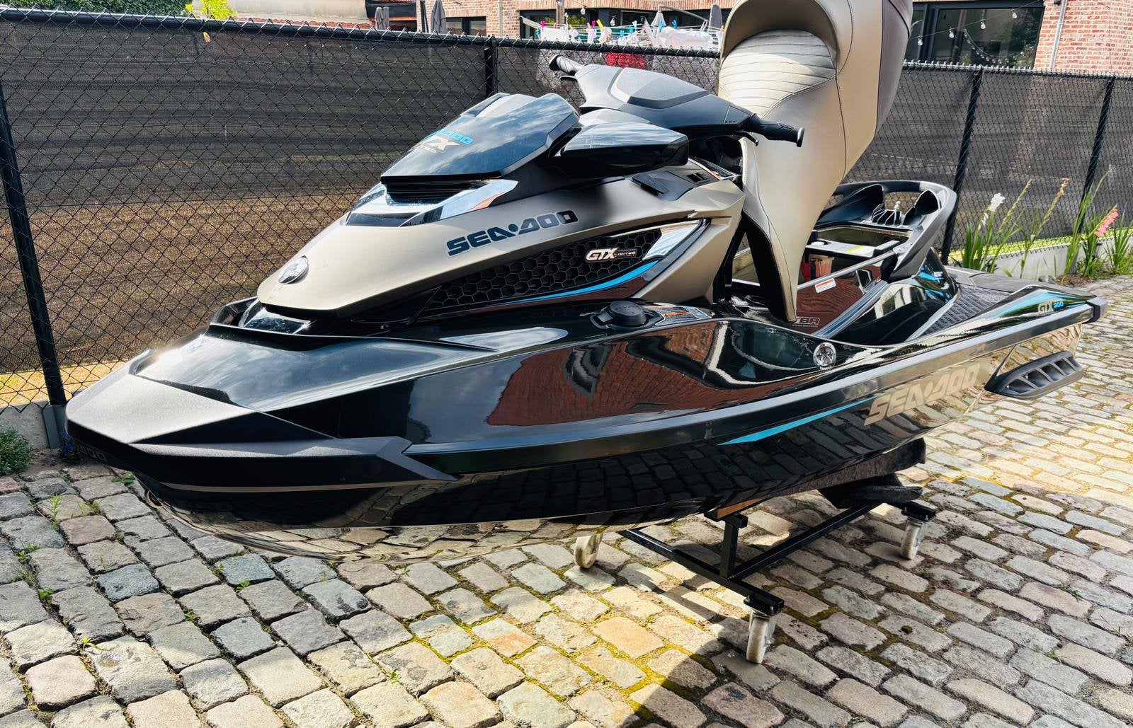 Sea doo GTX300 limited in nieuwstaa!12500 euro !, Sports nautiques & Bateaux, Jet Skis & Scooters de mer, Enlèvement ou Envoi