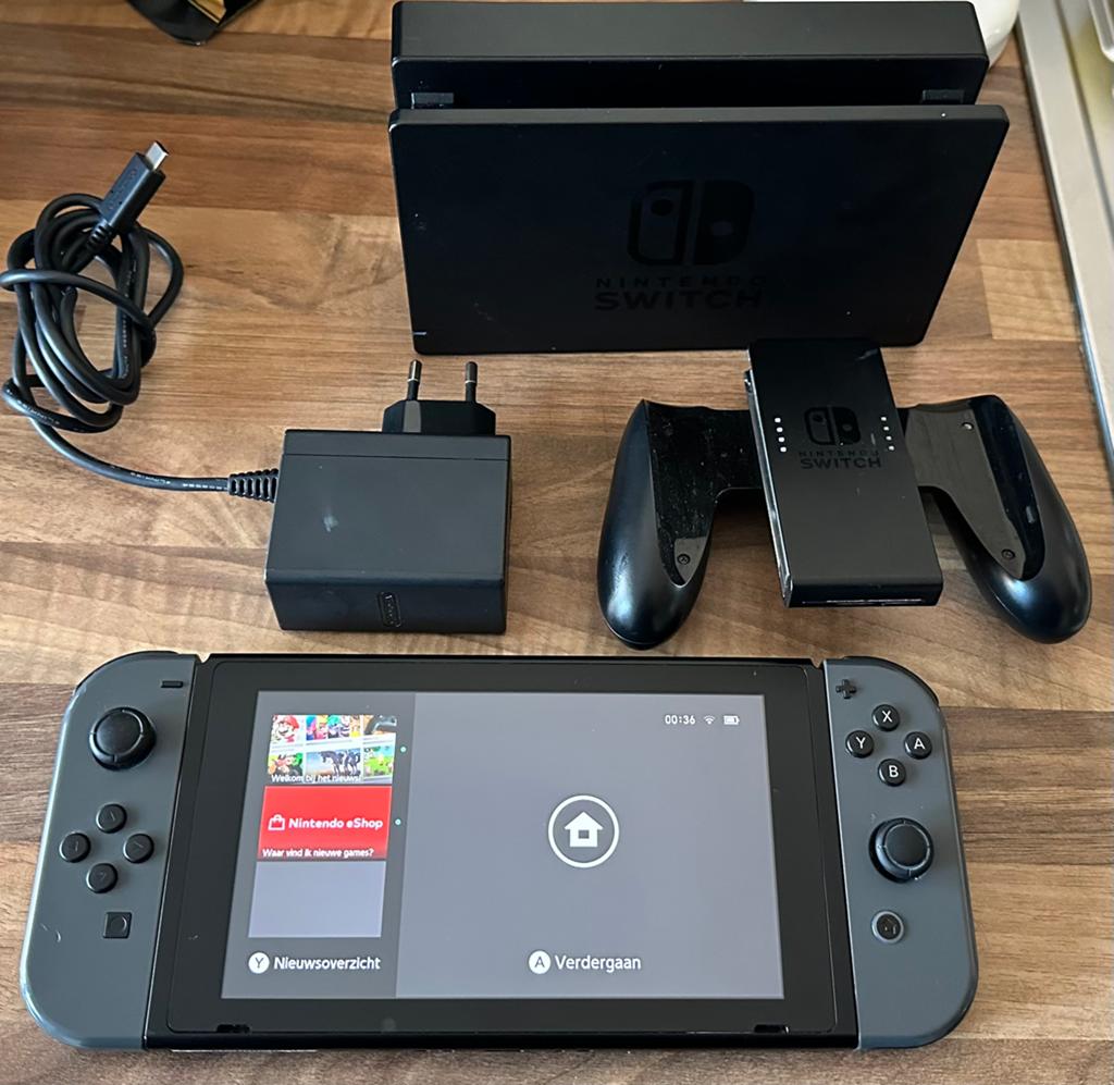 Nintendo Switch V2, Games en Spelcomputers, Ophalen, Gebruikt, Met 2 controllers, Switch 2019 Upgrade
