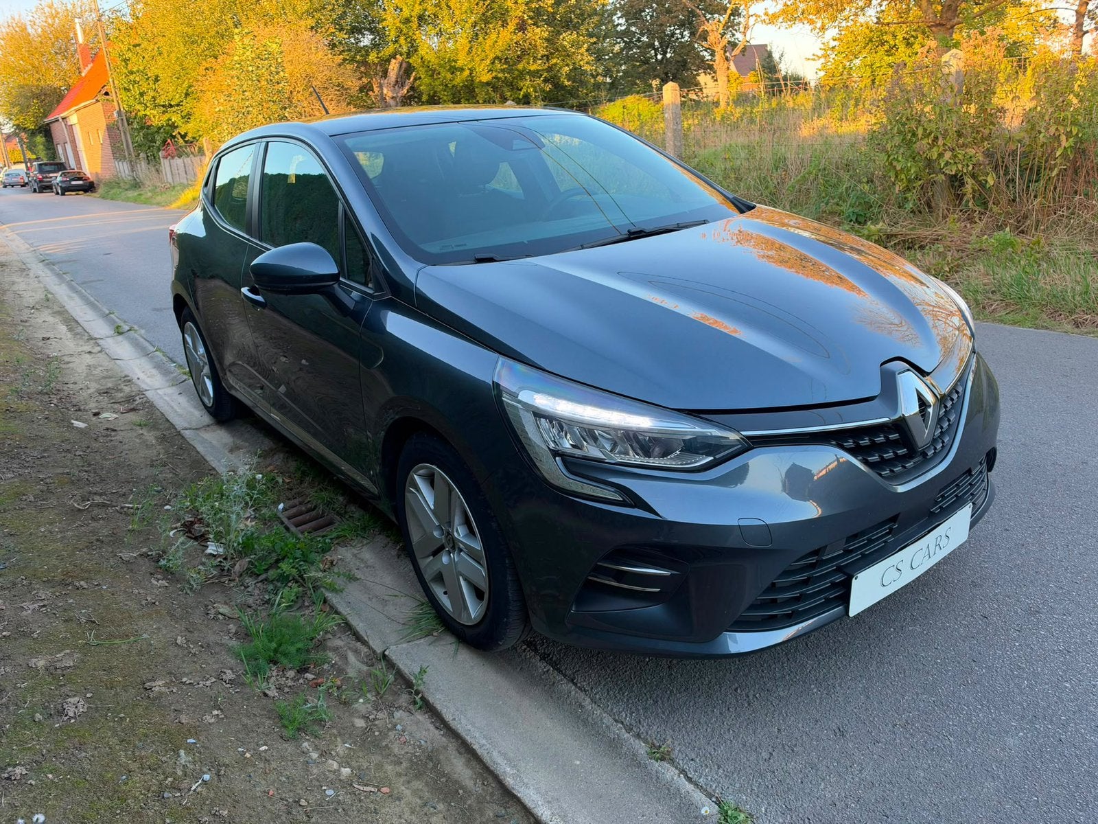 Renault Clio | 19.000km | Navigatie | Led | Benzine | 1ste, Auto's, Voorwielaandrijving, Dealer onderhouden, Stof, Lane Keeping Assist