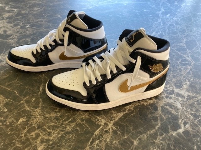 Nieuwe NIKE Air Jordan 1 MID SE, maat 44. Perfecte staat, Enlèvement ou Envoi, Neuf, Chaussures