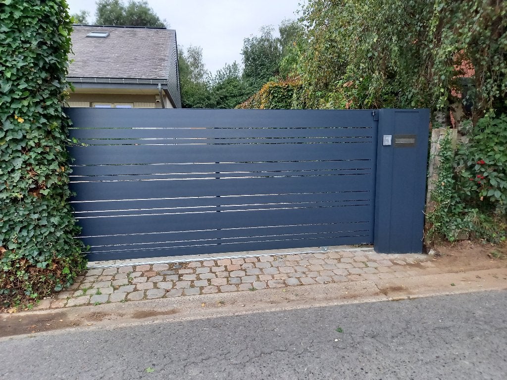 Moderne gemotoriseerde vrijstaande poort, Tuin en Terras, Schuifpoort, Ophalen of Verzenden, /, /