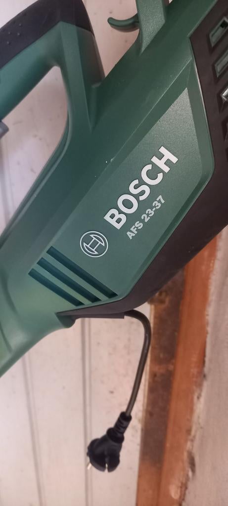 Nieuw bosmaaier bosch KOOPJE met maaimes en draadspoel, Tuin en Terras, Ophalen