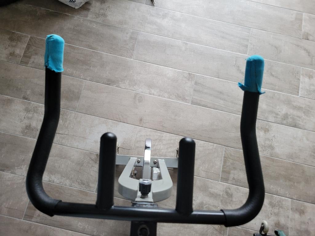 Vélo de spinning DKN, Sports & Fitness, Vélo de spinning, Jambes, Enlèvement, Utilisé