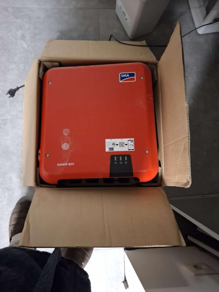 Omvormer 3500 kwh, Doe-het-zelf en Bouw, Ophalen, Zo goed als nieuw