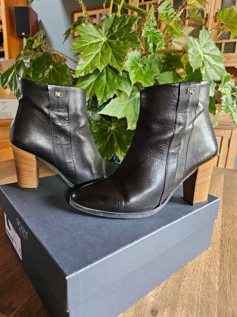 zwarte enkellaarzen Scapa (39) zo goed als nieuw (NP 165€), Kleding | Dames, Schoenen, Ophalen, Scapa, Zwart, Lage of Enkellaarzen