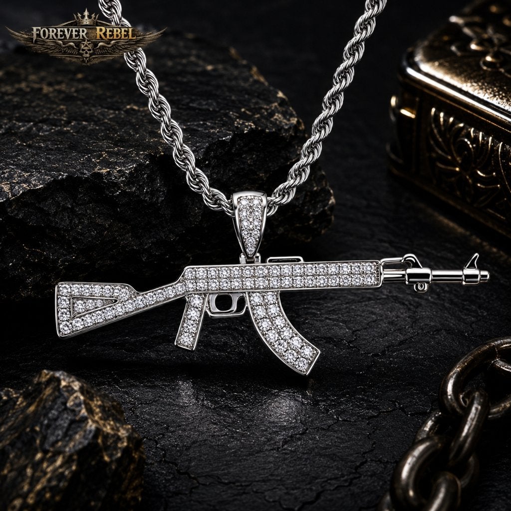 Frozen Arsenal AK-47 hanger - 84 Moissanites - 925 Zilver, Overige voorstellingen, Verzenden, Nieuw, Met edelsteen