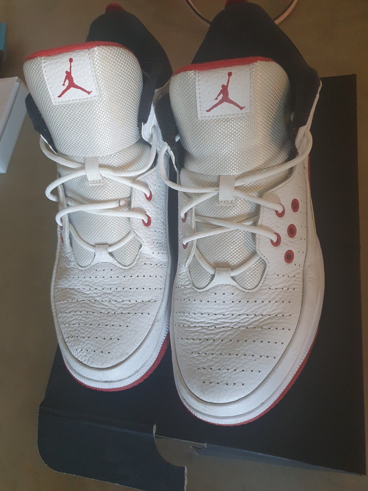 Nike Air Jordan Max Aura5 in nieuwstaat 46, Sports & Fitness, Enlèvement, Neuf, Chaussures