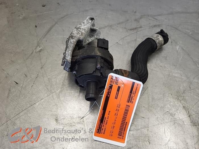 Extra waterpomp van een Renault Trafic, Gebruikt, -, Renault, -